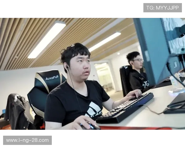 和平精英战术解析RNG边路渗透体系的战略优势与实战应用